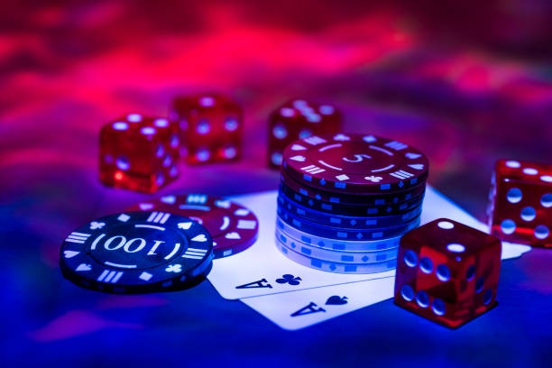 Dealer at live tournament table on asustoto 2